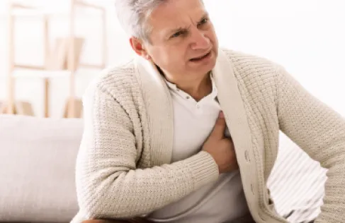 متى يكون ألم الصدر علامة على احتشاء عضلة القلب؟
