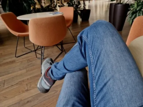 رأي علمي يكسر المتوقع عن طريقة جلوس نصحوك بتجنبها