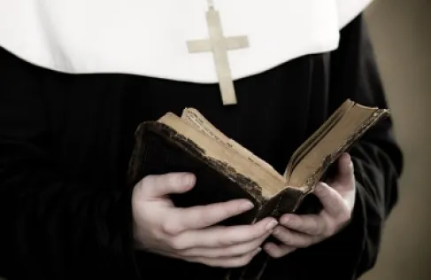 راهبات يرفعن دعوى ضد ولاية نيويورك الأمريكية