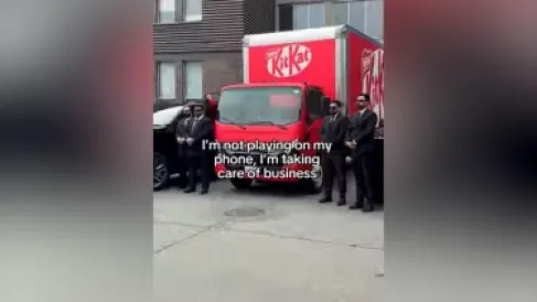 بعد سرقتهم 12 طناً من شوكولاتة (كت كات) .. الشركة: نُقّدر ذوق اللصوص الرفيع