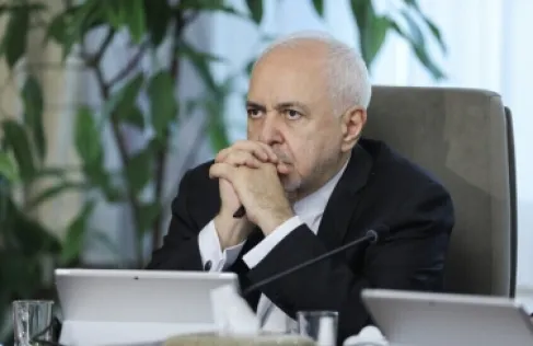 ظريف ينصح ترمب بالتخلي عن (المجرمين)