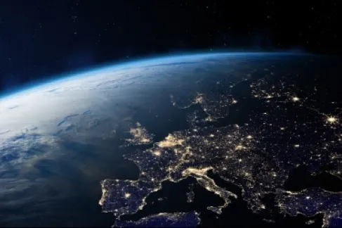 كوكب الأرض يزداد سطوعا في الليل .. والعلماء قلقون