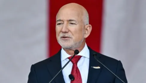 ثروة بالمليارات وراتب عامل بناء.. لماذا يرفض جيف بيزوس زيادة راتبه منذ 1998؟