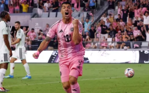 سواريز يفتح باب العودة لمنتخب أوروغواي