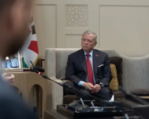 The King receives the Syrian ministerial delegation participating in meetings of the Joint Supreme Coordination Council