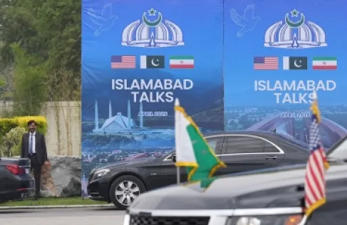 أكسيوس: الوسطاء يسارعون لإحياء المفاوضات الأميركية الإيرانية