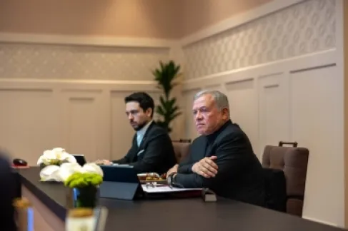 The King follows the progress of the government's work in implementing the public sector modernization roadmap