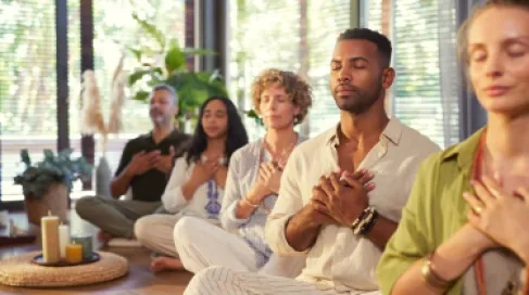 بحث علمي.. 7 أيام من التأمل يمكن أن تعيد برمجة دماغك