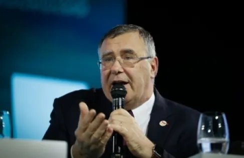 (توتال إنرجي): دفع رسوم مرور أفضل من إغلاق مضيق هرمز