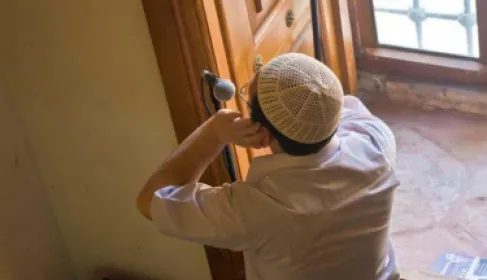 الأردن.. إعادة مؤذن مسجد  إلى عمله بعد تبرئته قضائياً