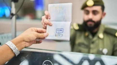 الجوازات السعودية تتيح تصاريح دخول مكة إلكترونيًا للمقيمين خلال حج 1447