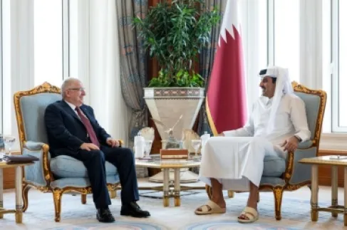 أمير قطر يستقبل وزير الدفاع التركي