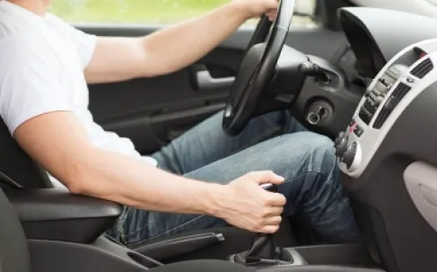 لماذا تنصح شركة بعدم قيادة سيارتها الفارهة لمدة 30 يوماً؟