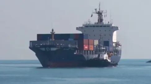 110 مليارات دولار تدرها الموانئ.. الحصار الأمريكي ينذر بخنق اقتصاد إيران