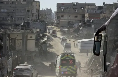 البرش: غزة تغرق بالشوكولاتة والكولا وتحرم الكهرباء والدواء والطعام