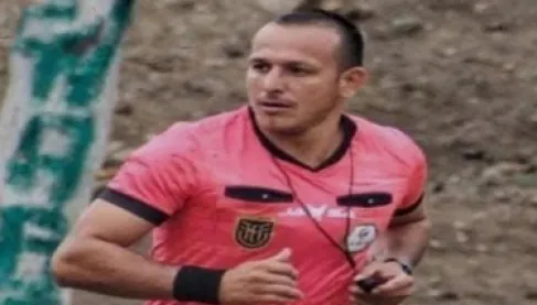 حدث بملعب كرة القدم.. مصرع حكم رميا بالرصاص