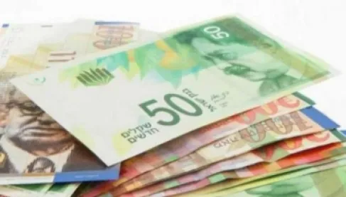 الشيكل الإسرائيلي يسجل أعلى مستوى أمام الدولار في 30 عاما