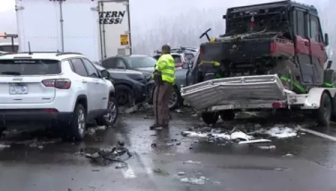 أميركا : تصادم 70 مركبة على طريق سريع يسفر عن 8 إصابات خطيرة