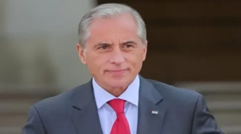 رئيس الوزراء: بفخر واعتزاز نحتفل اليوم بعلمنا الأردني