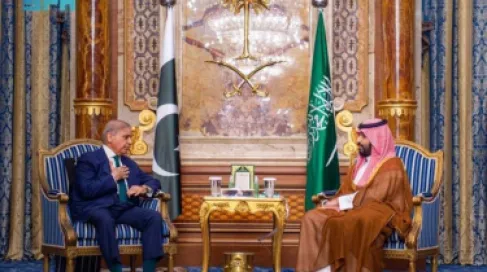 ولي العهد السعودي يبحث مع رئيس وزراء باكستان مستجدات محادثات أميركا وإيران