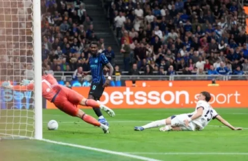 إنتر ميلان يعبر كالياري ويلامس لقب الدوري الإيطالي