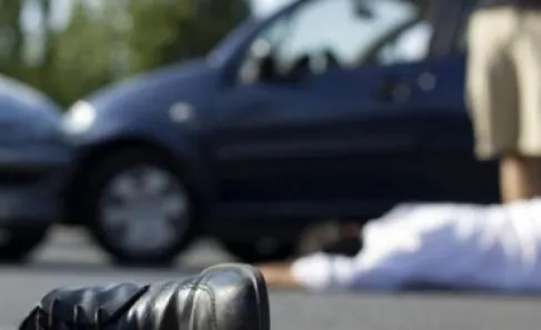 سائق يلوذ بالفرار بعد دهس شخصين في مأدبا