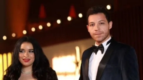 فستان وشنطة كشفا الأمر.. زوجة محمود حجازي تتهمه بالتبديد