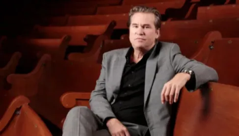 فال كيلمر يعود للشاشة بالذكاء الاصطناعي ويثير انقساماً واسعاً