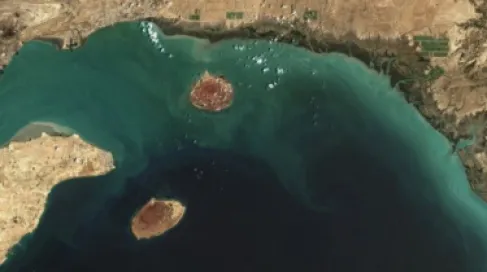 إيران تهدد بإغلاق مضيق هرمز مجدداً إذا استمر الحصار الأميركي