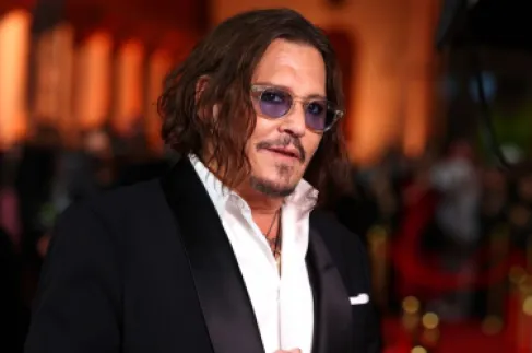 جوني ديب يعود بقوة بفيلم Ebenezer: مزيج من الرعب والكوميديا