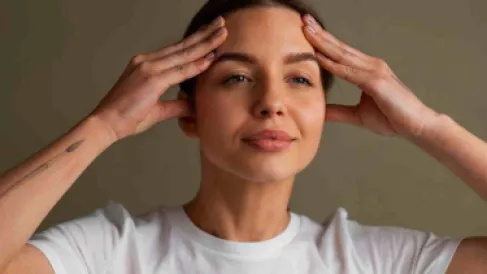 5 علامات تكشف أن بشرتك تشيخ أسرع من عمرها