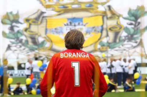 لعب لفيورونتينا وزامل أنشيلوتي.. قصة أكبر لاعب كرة قدم بعمر 83 عامًا