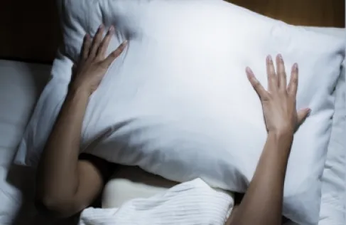 التعب المستمر بعد النوم قد يُشير إلى فقر الدم لدى النساء