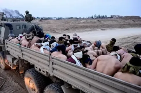 جنود الاحتلال يروون شهادات صادمة عن تعذيب وإذلال الأسرى في غزة