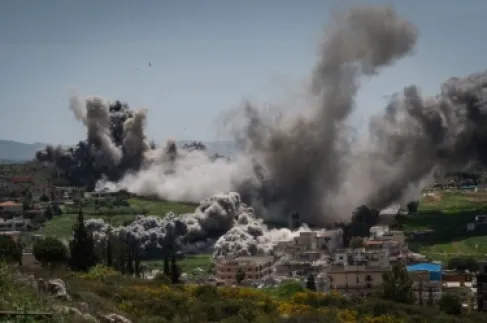 صور فضائية تظهر محو أحياء في بنت جبيل والخيام جنوب لبنان