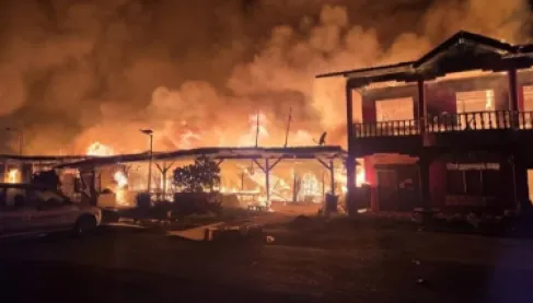 ماليزيا: حريق مروع يحول 1000 منزل إلى رماد ويشرد 9000 شخص