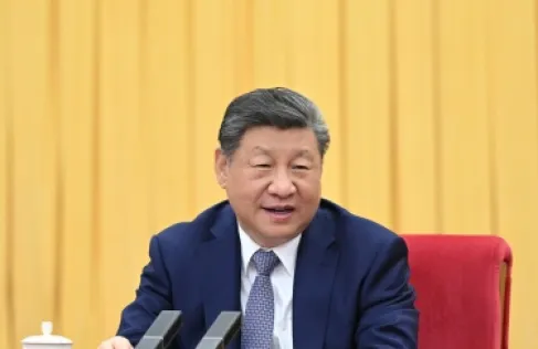 ‏الرئيس الصيني يؤكد باتصال مع بن سلمان ضرورة عودة الملاحة في هرمز