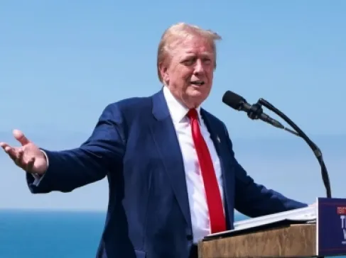 ترمب: مستعد لمقابلة كبار القادة الإيرانيين.. والوفد التفاوضي الأمريكي بطريقه لباكستان