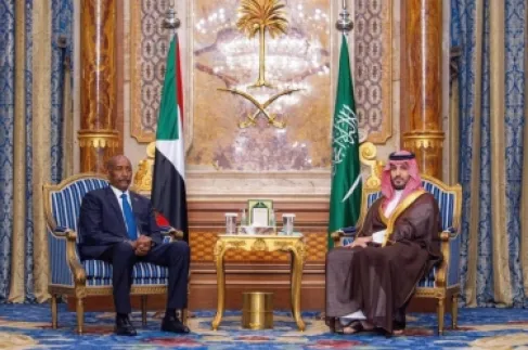 بن سلمان يلتقي البرهان ويبحث معه أزمة السودان وأمن المنطقة