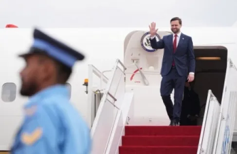 تقرير: فانس يتوجه إلى باكستان