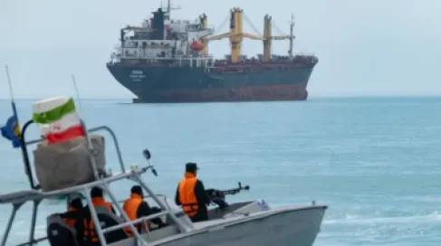 إيران ومضيق هرمز: ماذا تقول التجارب السابقة عن فاعلية الحصار البحري؟