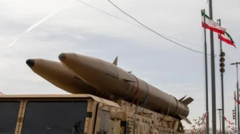 إيران تهدد بتدمير منشآت النفط في الشرق الأوسط