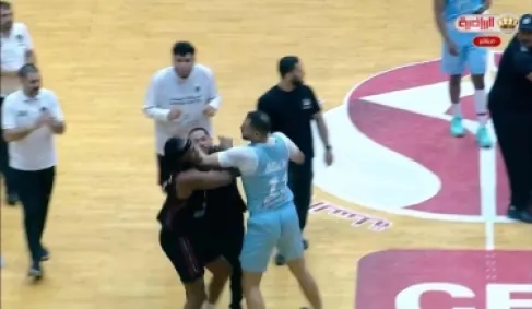 الفيصلي يرفض استكمال مباراة السلة ويلوح باللجوء للـ (فيبا)
