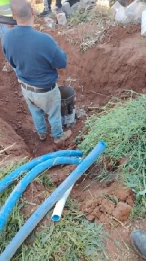 ضبط وردم بئر مخالف في الرمثا يبيع المياه