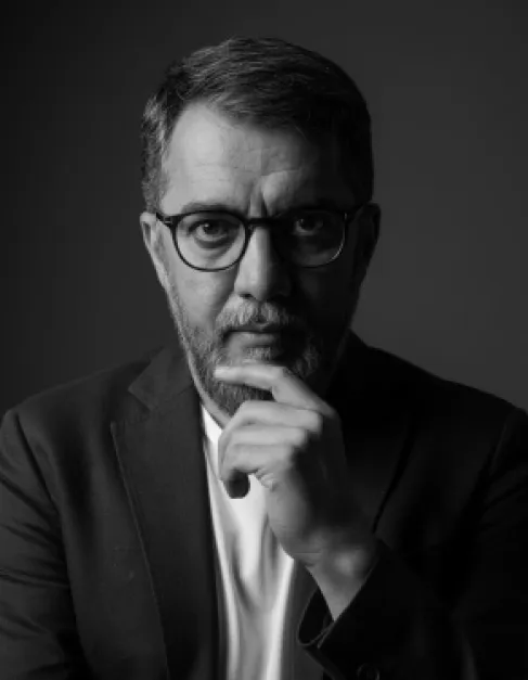 Not all light is fire… some are flashes that do not warm