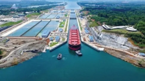 رسوم عبور قناة (بنما) تقفز إلى 4 ملايين دولار مع إغلاق مضيق هرمز