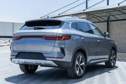 خبير ينصح سائقي الاردن : الاختباء خلف مركبة لا يمنع مخالفتك بالكاميرا 