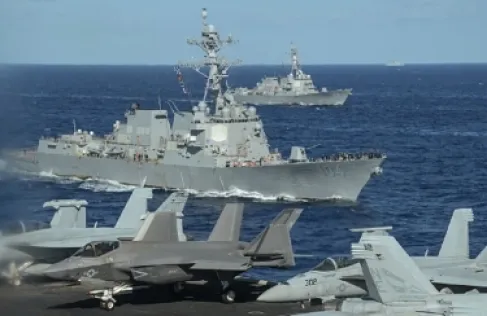 الجيش الأميركي يكشف عن المدمّرة التي تقود حصار الموانئ الإيرانية