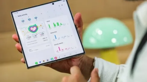 بأبعاد تشبه الآيباد.. تسريبات تكشف عرض Galaxy Z Fold 8 Wide