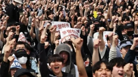 تراجع إنتاج سامسونغ من الرقائق مع احتجاج العمال على الأجور